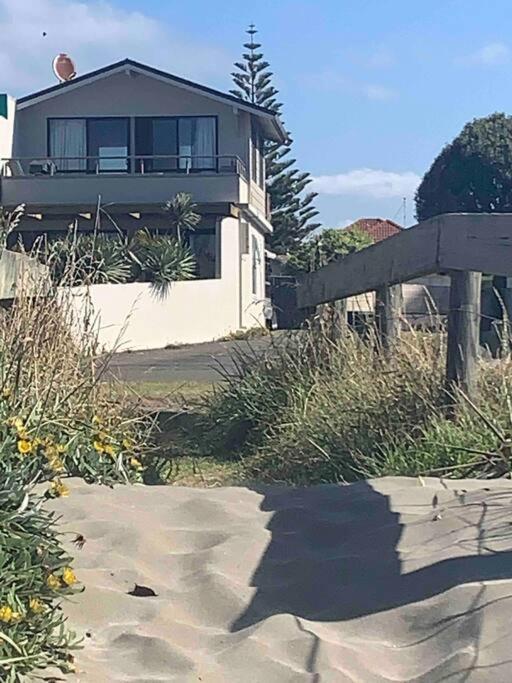 Beach Front Apartment Ohope Esterno foto
