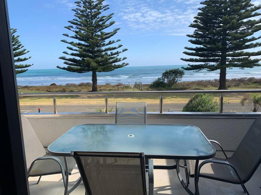 Beach Front Apartment Ohope Esterno foto